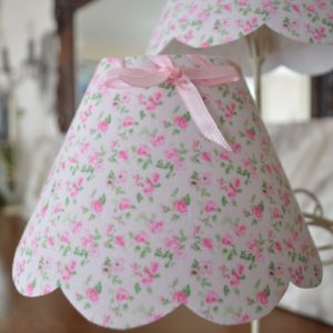 Abat-jour feston liberty rose version laçage