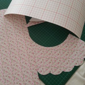Collage sur feuille polyphane