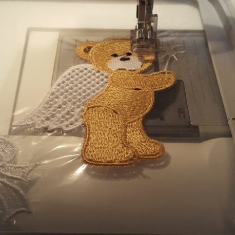Broderie FSL en cours. Ange ours