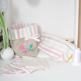 Ensemble set lingettes démaquillantes recyclées en lin broderie cœur et roses