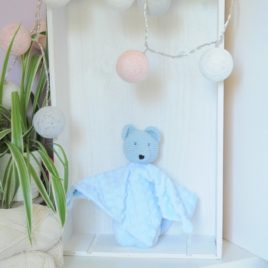 Doudou en minky bleu