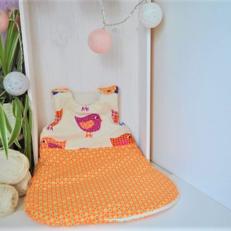 Gigoteuse naissance orange thème oiseau. Tissu oeko-tex. Ouatine en fibre synthétique