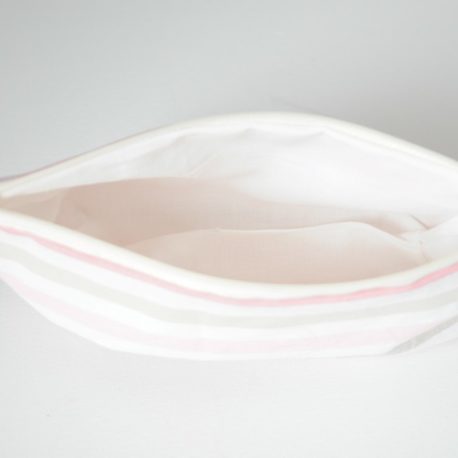 Intérieur doublé trousse pour démaquillage pompon en soie rose