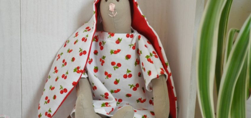 Doudou lapin en tissu