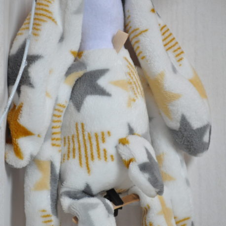 Lapin doudou polaire baby étoiles attache lange. Ouate 100% française