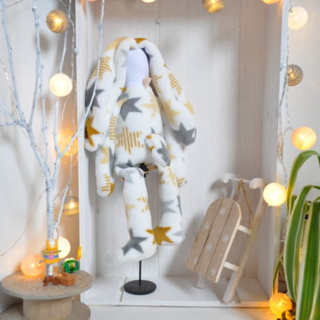 Doudou lapin en polaire baby étoilé. Création artisanale, ouate de rembourrage 100% française