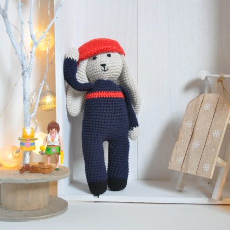 Doudou pompier tout en crochet. Création artisanale - Bébé Boutchou