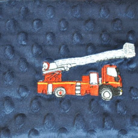 Broderie sur un e couverture en minky bleue marine, doublée d'un tissu en coton bleu marine oeko-tex