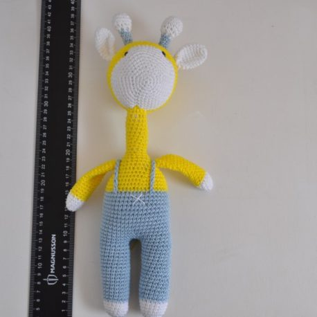 Dimension doudou girafe en crochet fait-main