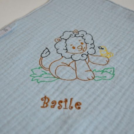 Coton double gaze bleu brodé d'un lion et personnalisé