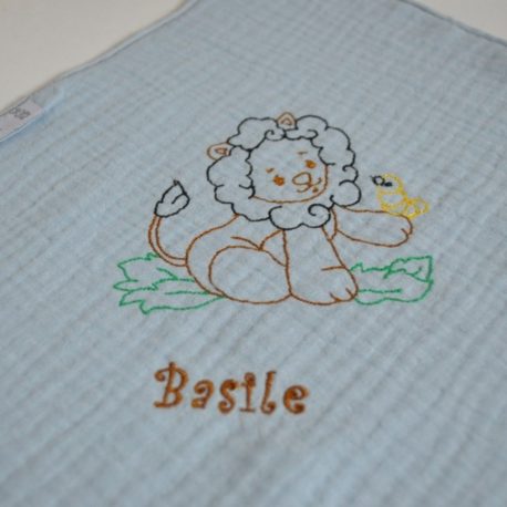 Coton double gaze bleu brodé d'un lion et personnalisé