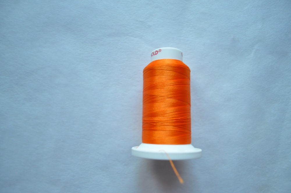 Fils de broderie orange orangé