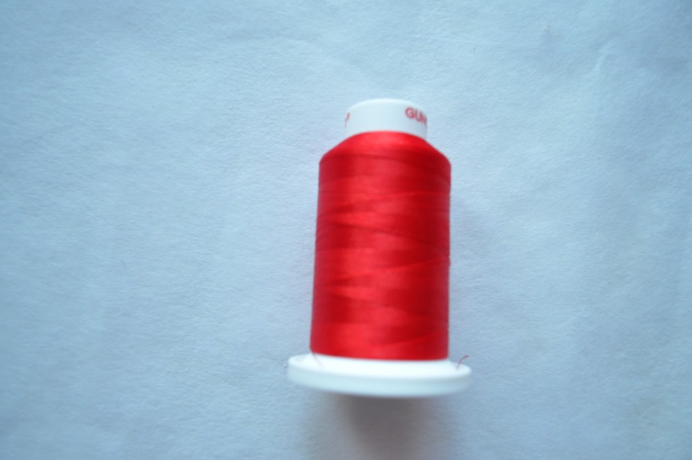 Fils de broderie rouge pompier