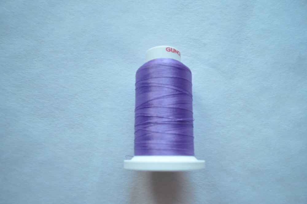 Fils de broderie violet