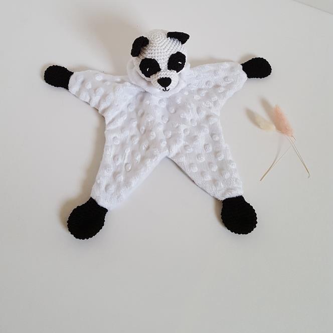 Doudou Panda en crochet et tissu - Bébé Boutchou