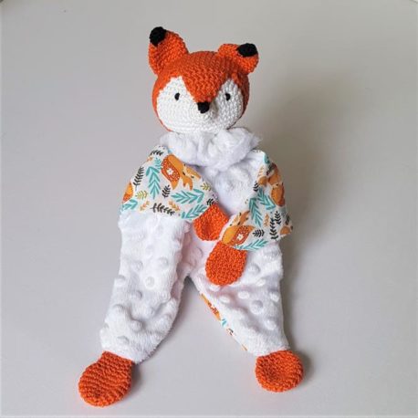 Doudou-renard fait-main.-fabrication-unique -Bébé-amigurumi