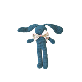 Doudou lapin bleu en crochet, création exclusive de Bébé Boutchou