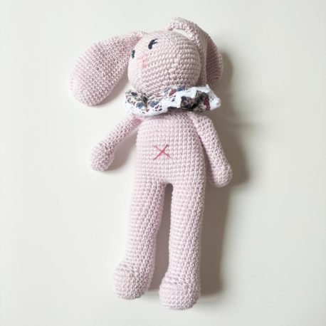 doudou-boheme-crochet-lapin-rose-tendre