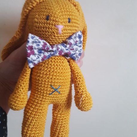 Doudou bohème en crochet oeko-tex