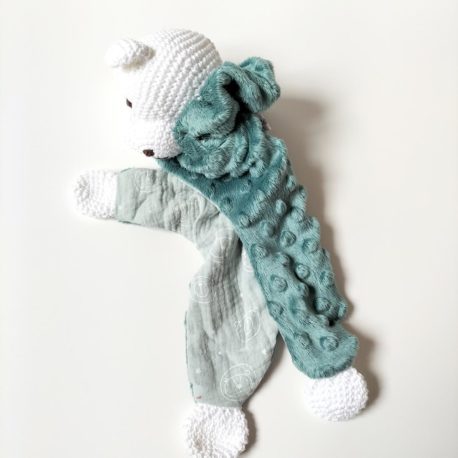 doudou-zanimo-ours-crochet-lange-vert-cote