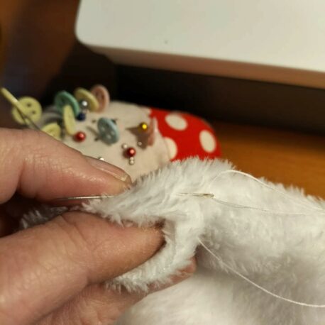 Couture à la main